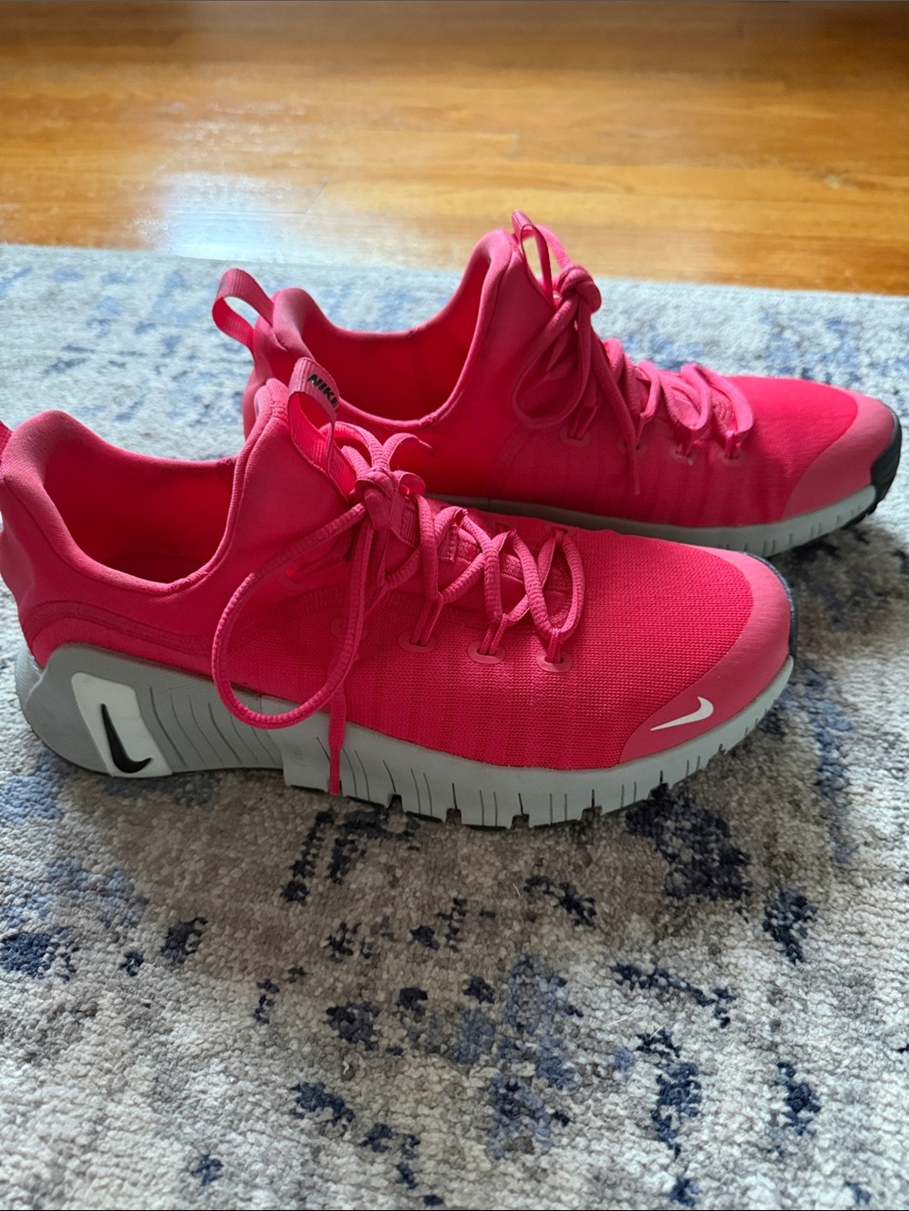 Nike Metcon Women's Size 9.5 Bright Pink Athletic Training Shoes